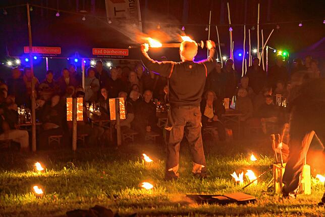 Bild 18: Röthenlochfest: Faszinierende Leuchtfiguren und gute Stimmung