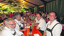 Unter den vielen Festgästen waren auch die Musikkameraden aus Vilsingen (Bild) und die Musiker aus Inzigkofen, die zur Unterhaltung ...
