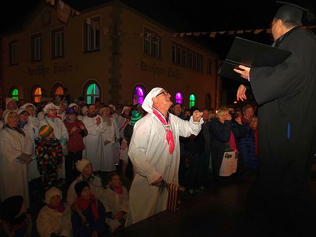 Aber Joe Heim als Motzer aus dem Publikum forderte für Rupp die Höchststrafe.