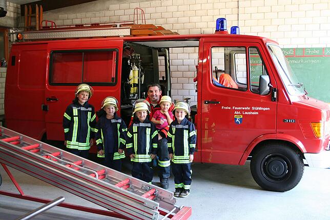 Sehr aktiv in der Nachwuchsarbeit, aber das Feuerwehrgerätehaus lässt zu wünschen übrig: Die Feuerwehr Lausheim lagert die ...