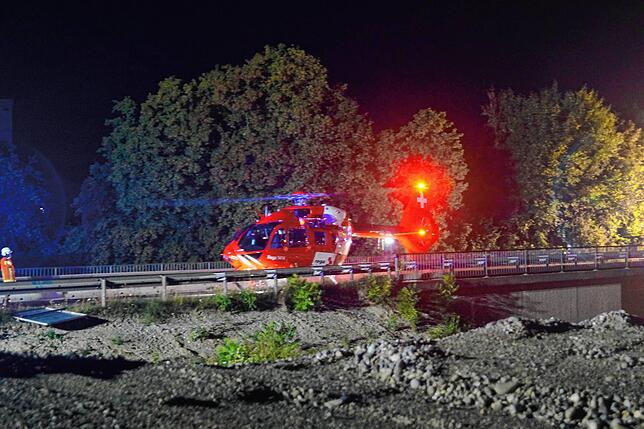 Bild 4: Fünf Schwerverletzte bei schwerem Unfall auf B 33 bei Allensbach