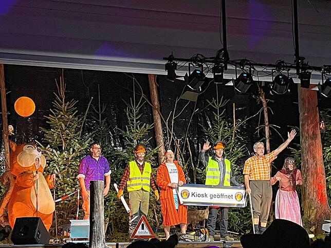 Die Narrenräte als Holzfäller und uneinsichtige Wanderer