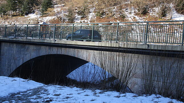 Die marode Wehrabrücke an der L 148, Baujahr 1958, wird ab Mai erneuert. Für den überörtlichen Verkehr werden deshalb großflächige ...