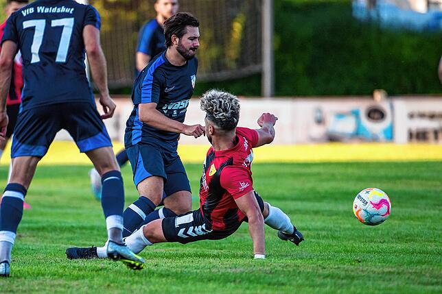 Bild 21: VfB Waldshut wartet nach 2:2 gegen FSV Rheinfelden weiter auf den ersten Sieg &ndash; wir haben Bilder!