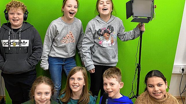 Die Video- und Film-AG der Klosterringschule freut sich auf das Filmstudio und hofft auf einen Erfolg beim Schulwettbewerb.
