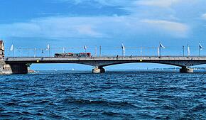 Während der Verkehrsruhe beim Seenachtfest wird die Alte Rheinbrücke gesperrt. Busse starten und enden dann am Sternenplatz. Schon am ...