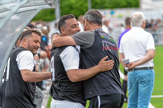 Bild 16: Legenden-Spiel beim SV Rheintal endet 5:5 – wir haben Fotos!