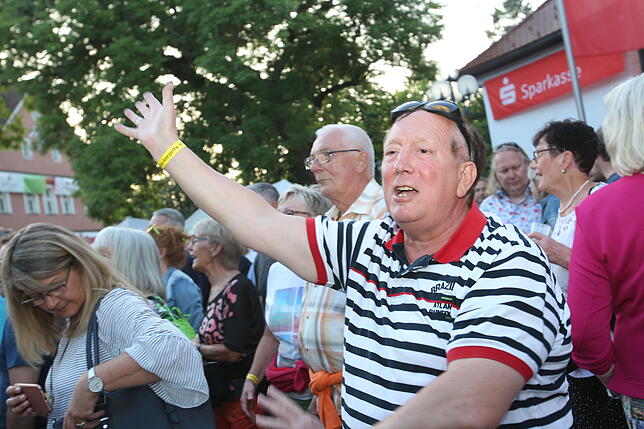 Bild 3: Bilder von den Konzertbesuchern bei Jürgen Drews in Bad Dürrheim - Teil 2
