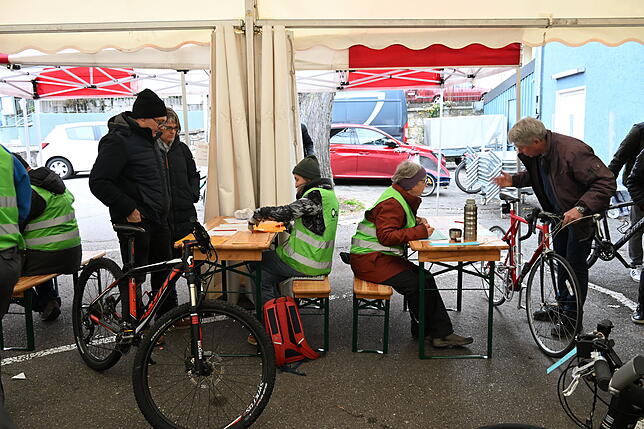 Bild 9: Über Fahrräder auf dem Fahrradmarkt in Tiengen: Ein Paradies für Radliebhaber