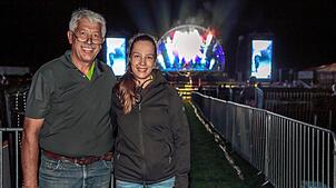 Das Bild zeigt den Bräunlinger Unternehmer Clemens Scherzinger und Tochter Anika im September 2021. Sie wollen den Mega Eventpark Aach ...