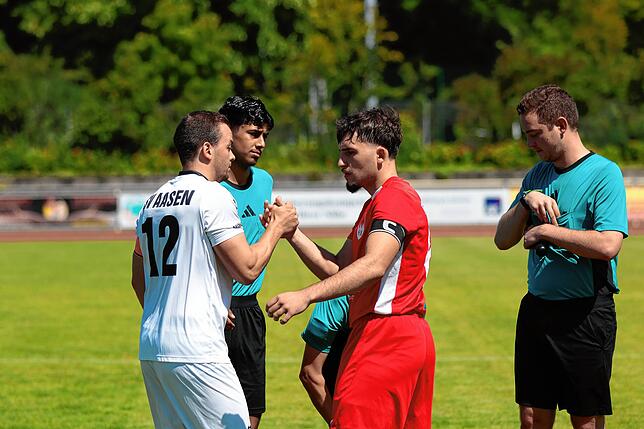 Bild 4: FC Tiengen 08 unterliegt dem SV Aasen in der ersten Runde des SBFV-Pokals mit 2:4 – wir haben Fotos!