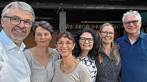Oberbürgermeister Martin Gruner, Sabine Shaguolo, Stefanie Oehler, Karin Gfeller, Jennifer Saß und Michael Hermann freuen sich über ...