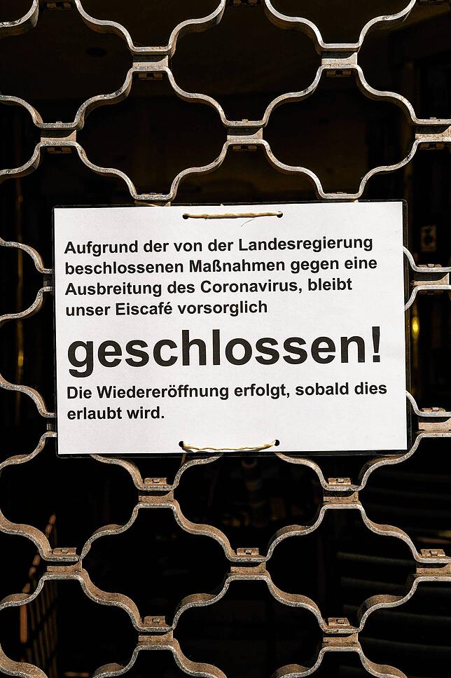 Trotz super Wetters geschlossen: Diese Eisdiele in der Konstanzer Innenstadt darf wegen der Bestimmungen nichts verkaufen.