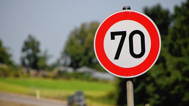Tempo 70 soll nach Wunsch von Schienen zwischen Schienen und Öhningen gelten – damit es künftig weniger laut ist.