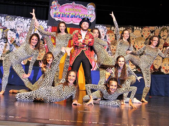 Bild 10: Clowns, wilde Tiere und Zauberer in der Manege: So feierten die Bräunlinger Narren ihren Zunftball 2019