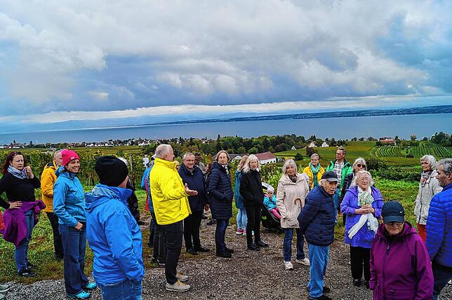 Bild 10: Bilder von der Dorfwanderung vom Rathaus zum Seeufer über Harlachen bis zum Kindergarten