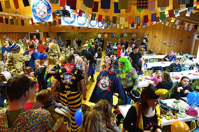Bild 4: Die schönsten Bilder der Kinderfasnet mit den Schlosshexen Bonndorf