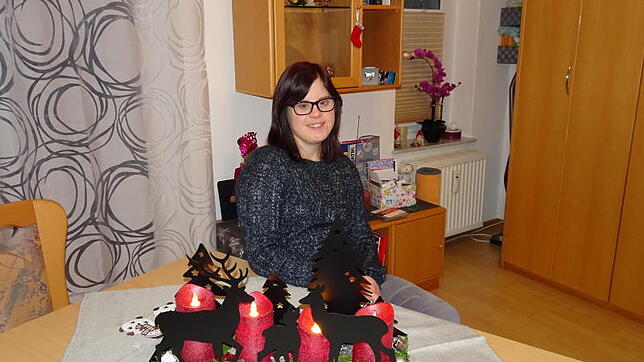 Stefanie Helms liebt es, ihr Appartment weihnachtlich zu dekorieren.