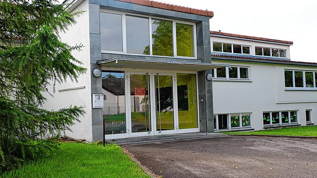 Eigentlich sollten am Montag in Burgweiler an der neuen Waldorfschule zehn Erstklässlerinnen und Erstklässler eingeschult werden. Die ...