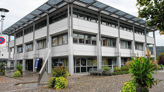 Das Albbrucker Rathaus: Hier werden die Weichen für die Gemeindepolitik gestellt, hier finden die Sitzungen des Gemeinderates und seiner ...