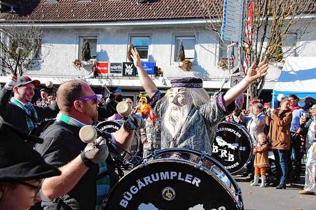 Bild 6: Bilder vom närrischen Treiben beim Treffen der Narren am Fasnachtsmontag in Stühlingen (Teil 2)