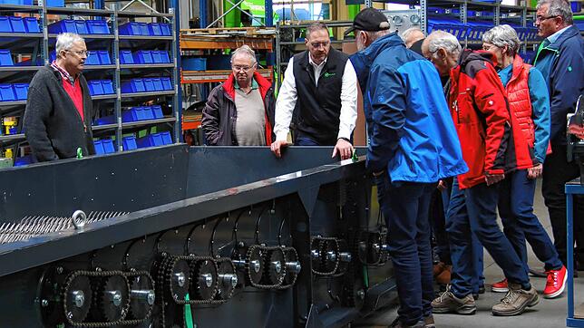 Die Besucher sehen den modularen Aufbau der Siebanlagen der Firma Willibald, wobei die Siebdecks einzeln austauschbar sind.