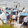 Deutschland, Juli 2020: Badegäste an der Ostsee bei Timmendorfer Strand.
