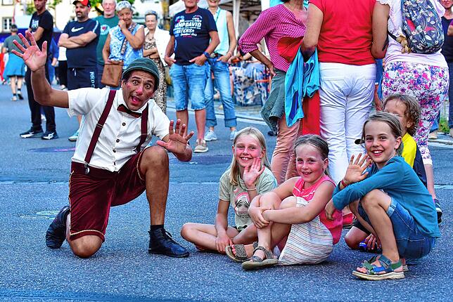 Bild 15: So schön ist der Auftakt des Bräunlinger Straßenmusik-Sonntags am Samstag Abend mit dem Budenzauber