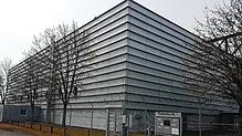 Der frühere Intersky-Hangar wird zur neuen Heimspielstätte der Volleyballer des VfB Friedrichshafen umgebaut. (Archivbild)