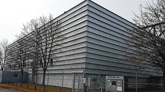 Der frühere Intersky-Hangar wird zur neuen Heimspielstätte der Volleyballer des VfB Friedrichshafen umgebaut. (Archivbild)