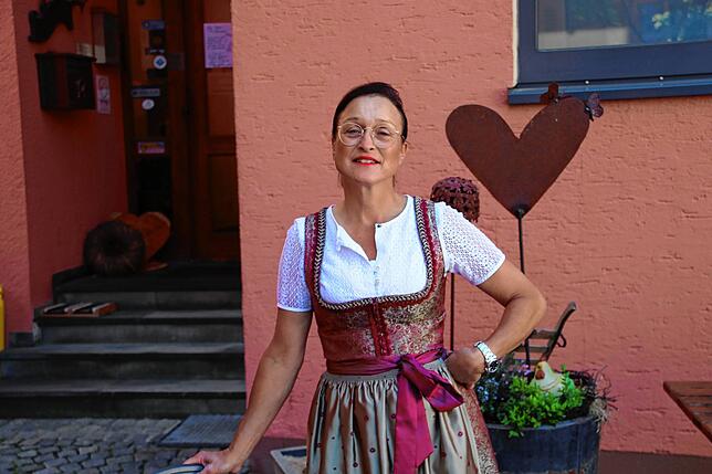 „Rebstock“ Stühlingen: Christine Sarnow führt mit ihrem Mann Jochen das Traditionshaus „Rebstock“ in Stühlingen. ...