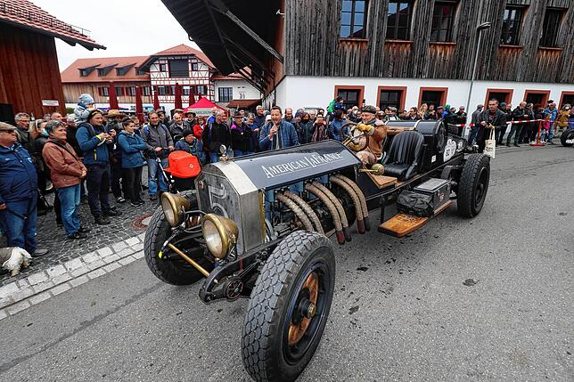 Dieser American-Lafrance Typ 12 von und mit Alexander Ibele aus Wilhelmsdorf sorgte beim Patina-Treffen für Aufsehen. Der in den USA als ...