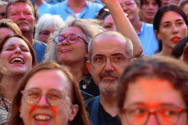 Bild 3: Open Air in Meersburg: Samu Haber verzaubert Fans