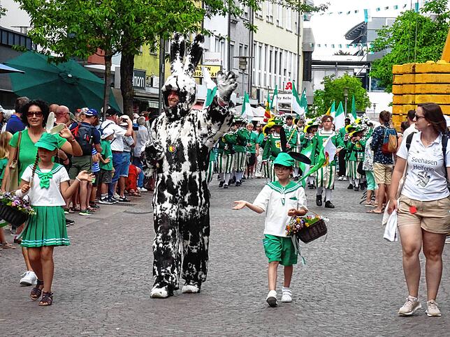 Bild 7: Bilder von der Einholung des Seehasen in Friedrichshafen