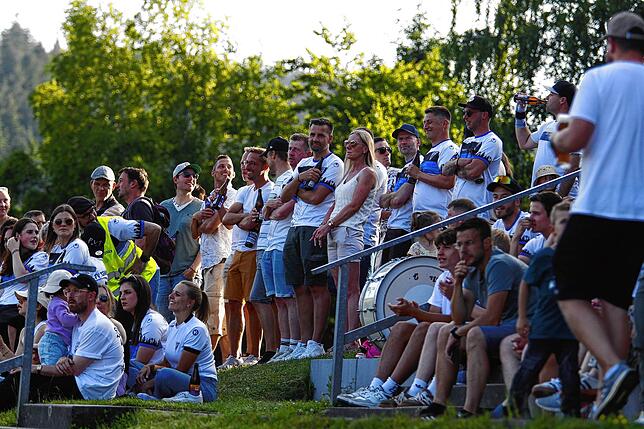 Bild 35: Der FV Tennenbronn gewinnt gegen den FC Öhningen-Gaienhofen. Wir haben die besten Bilder!