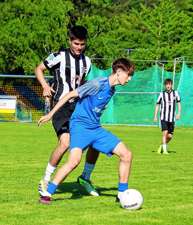 Bild 15: Triumph im SBFV-Pokal für die B-Jugend des FC 08 Villingen: Das sind unsere Bilder!
