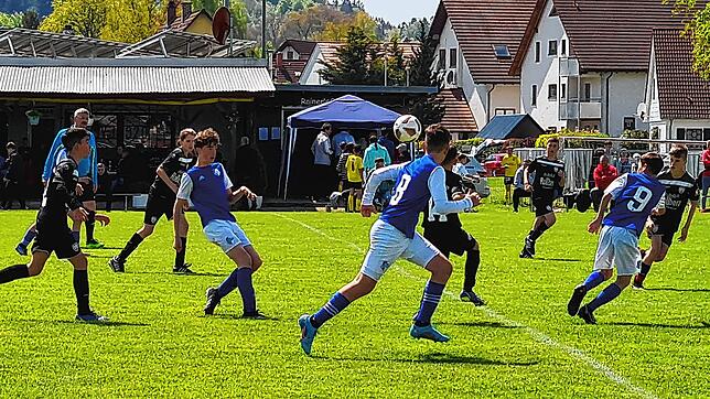 U12-Supercup: Auch im vergangenen Jahr gab es beim SV Jestetten ein großes Juniorenturnier. Das Bild zeigt eine Szene des Spiels von GC ...