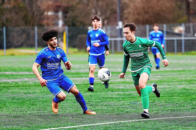Bild 2: Die besten Bilder der Partie zwischen den B-Jugendteams des FC Radolfzell und der DJK Villingen