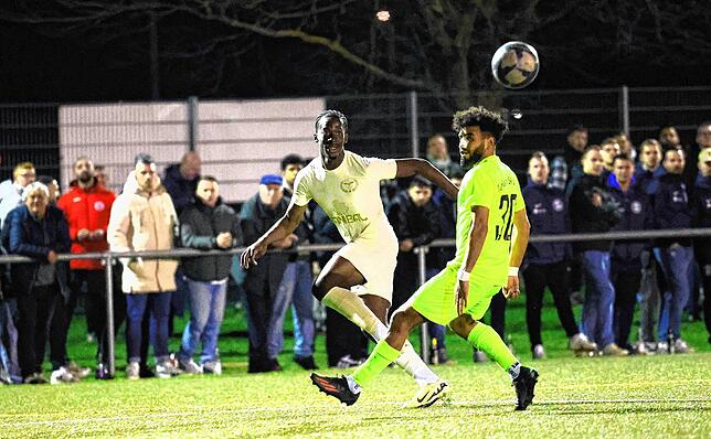 Bild 5: Unsere große Bildergalerie vom Landesliga-Spitzenspiel zwischen dem ESV Südstern und dem TSV Singen
