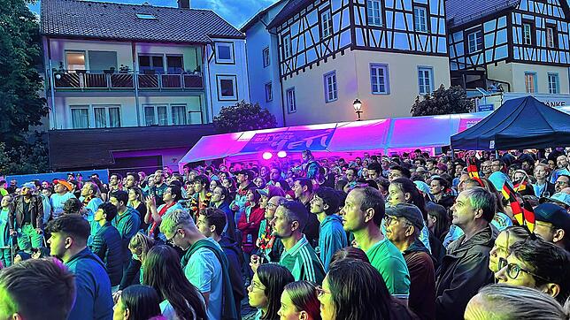 Bild 37: Bilder der Eröffnung des Schweizer Feiertags 2024 mit dem Fassanstich der neuen Bürgermeisterin