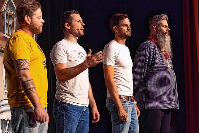 Wagten sich an die Narrenschelte (von links): Christian Uhl, Benni Bromma, Christoph Zeiser und Tobias Bauer.