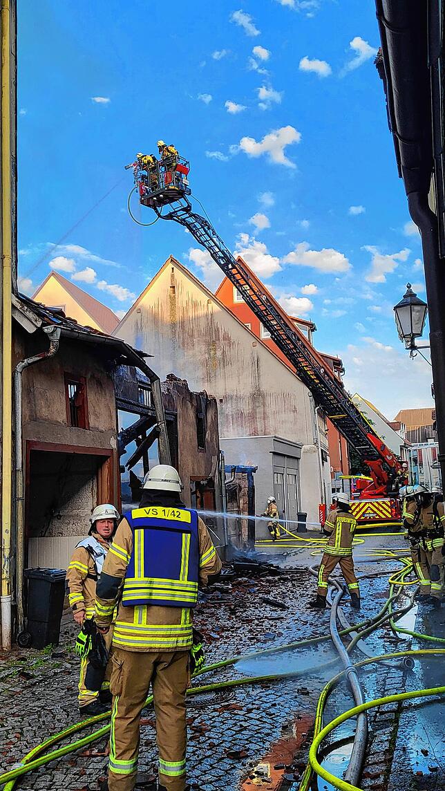 Erschwerte Bedingungen für die Feuerwehr in den engen Gassen der Innenstadt.