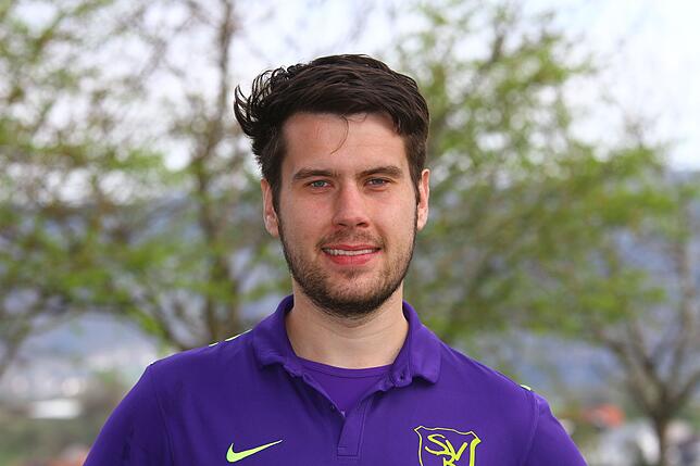 Mittelfeldspieler Dawid Armanowski (26) vom SV Buch arbeitet nach seinem Studium nun im Personal-Management.