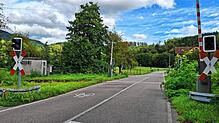 Der Bahnübergang Hausen-Raitbach soll für eine Verbesserung der Verkehrssicherheit umgebaut werden. Foto: Edgar Steinfelder