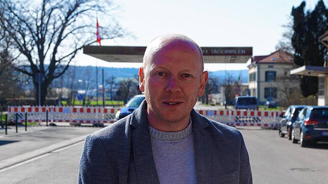 Christian Schöpf vor der nun geschlossenen Grenze zur Schweiz. Der 40-Jährige ist einer der vielen Kleingarten-Pächter, die nun bis auf ...