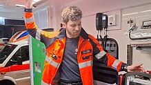 Die Retter des DRK sind rund um die Uhr einsatzbereit. Wir haben Notfallsanitäter Max Neumann bei einer Zwölf-Stunden-Schicht begleitet.
