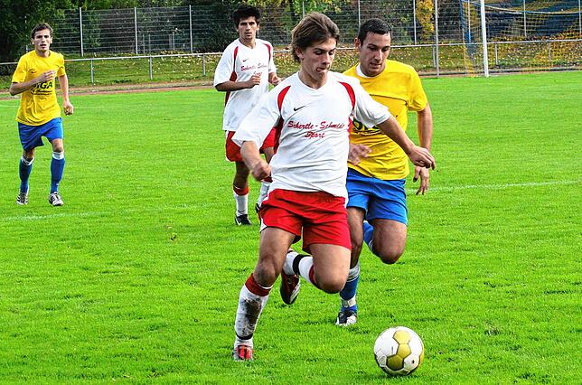 Bild 11: Schnappschüsse aus der Bezirksliga-Saison 2009/2010