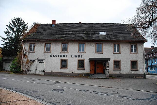 Und darum geht es: Die Linde in Grießen.