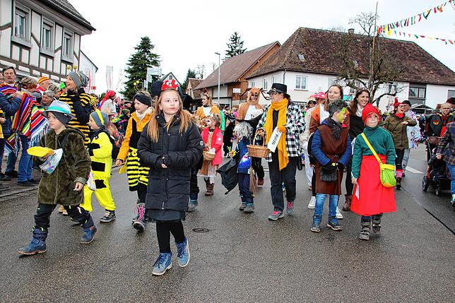 Mit dem Motto „Wald – Wiese“ beteiligte sich der Förderverein der Grundschule Wald mit einer bunten Truppe.
