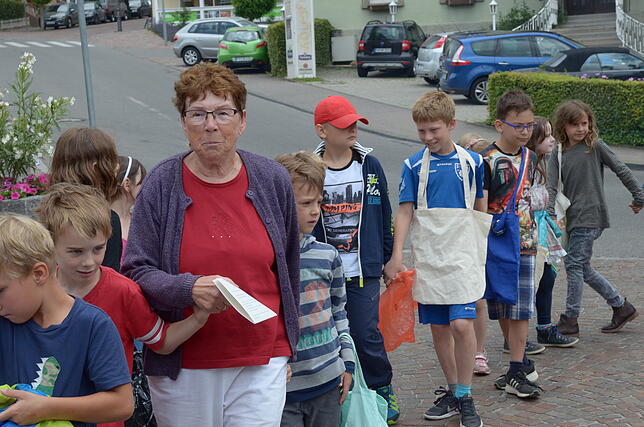 Gertrud Brutsch gehört zu den Begleiterinnen der Hansafüratle-Kinderschar.